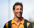 Ricciardo kritisch op asfalt Miami: "Deed mij denken aan mijn Australische boerderij"