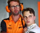 McLaren stelt Piastri voor aan personeel