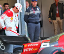 Leclerc veilt gebruikte Monaco-uniform, doneert gehele bedrag aan omwonenden Emilia-Romagna