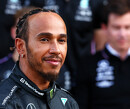 Brundle lacht: "Bij Mercedes hopen ze dat Lewis verliest bij Ferrari!"