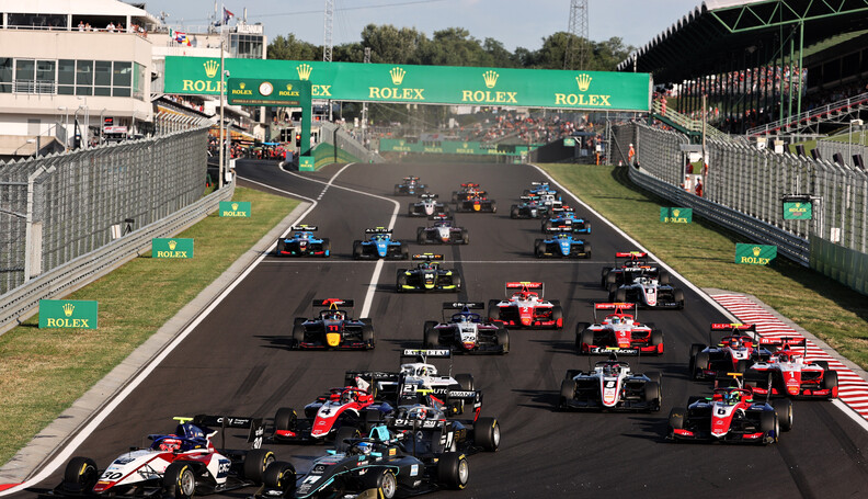 FIA Formula 3 Championship
(L to R): Enzo Fitti...