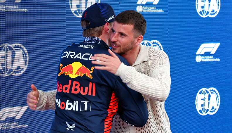 Formula One World Championship
Pole sitter Max Verstappen (NLD) Red Bull Racing receives the Pirelli Pole Position Award from Mason Mount (GBR) Football Player.

03.06.2023. Formula 1 World Championship, Rd 8, Spanish Grand Prix, Barcelona, Spain, Qualifying Day.

 - www.xpbimages.com, EMail: requests@xpbimages.com (C) Copyright: Coates / XPB Images
Motor Racing - Formula One World Championship - Spanish Grand Prix - Qualifying Day - Barcelona, Spain
XPB Images
Barcelona
Spain

Formel1 Formel F1 Formula 1 Formula1 GP Grand Prix one Circuit de Catalunya May Spanish Spain Montmelo Saturday 03 3 06 6 2023 Qualifying Portrait