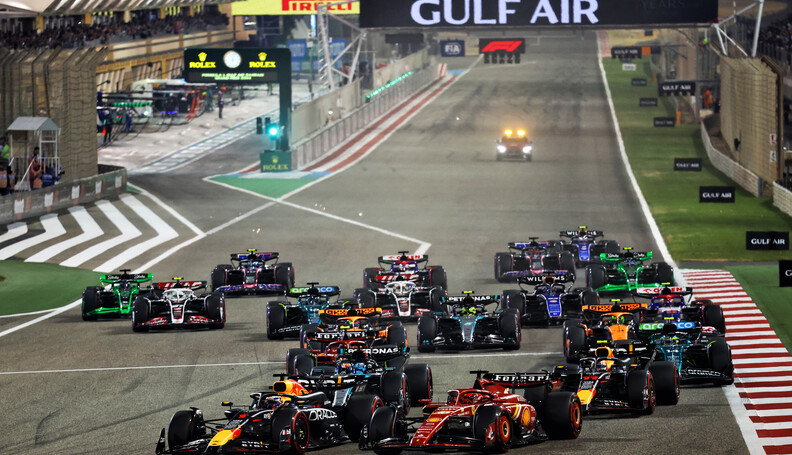 Formula One World Championship
Max Verstappen (NLD) Red Bull Racing RB20 leads Charles Leclerc (MON) Ferrari SF-24 at the start of the race.

02.03.2024. Formula 1 World Championship, Rd 1, Bahrain Grand Prix, Sakhir, Bahrain, Race Day.

- www.xpbimages.com, EMail: requests@xpbimages.com (C) Copyright: Batchelor / XPB Images
Motor Racing - Formula One World Championship - Bahrain Grand Prix - Race Day - Sakhir, Bahrain
xpbimages.com
Sakhir
Bahrain

Formel1 Formel F1 Formula 1 Formula1 GP Grand Prix one Bahrain I