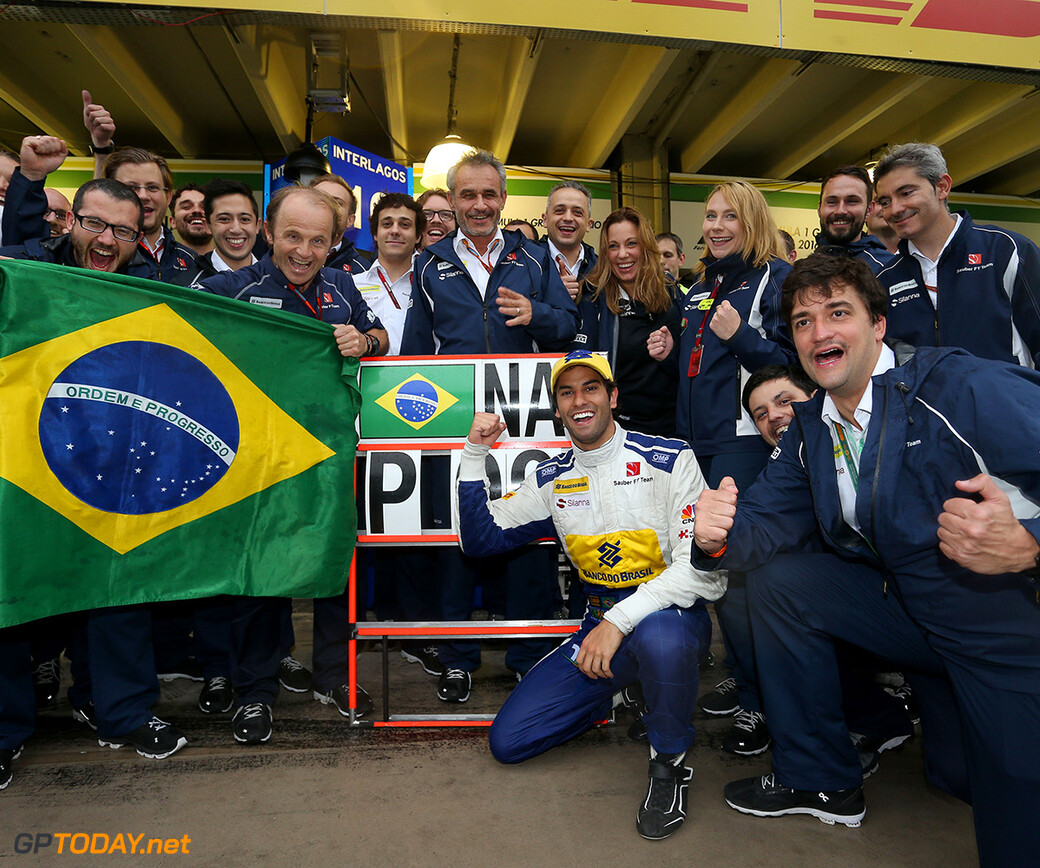 Бразильский флаг фото 2022 года. Бразилия гонки. Трасса в бразилии ф1. Brazil gp. Ренан сборная бразилии.