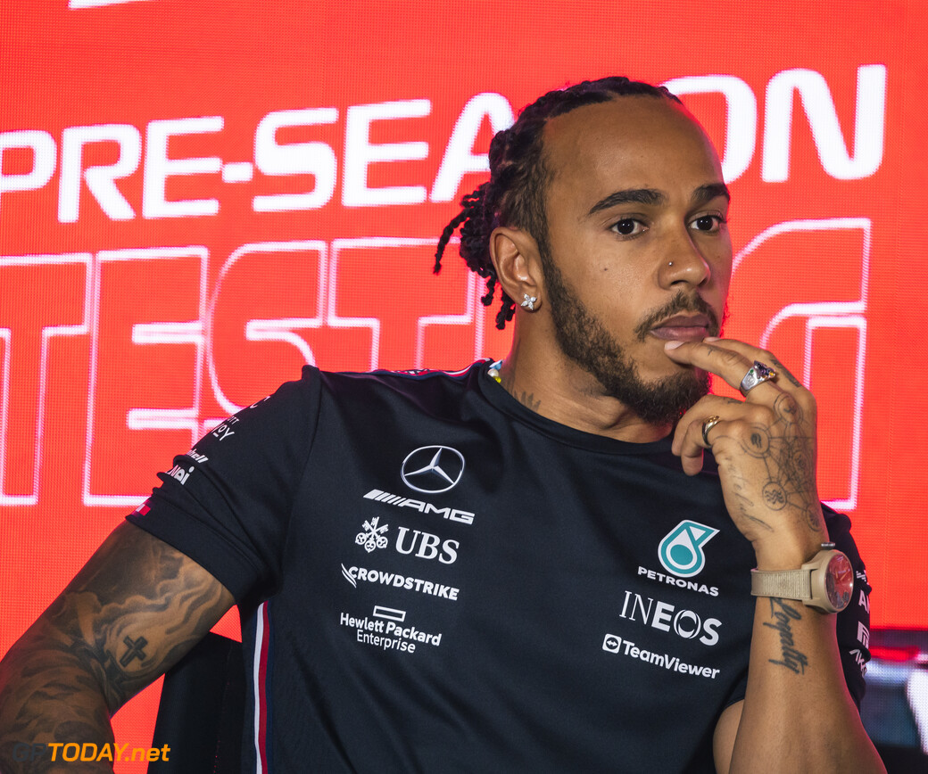 Hamilton fortemente contrario agli schemi di riscaldamento delle gomme: “Penso sia pericoloso”