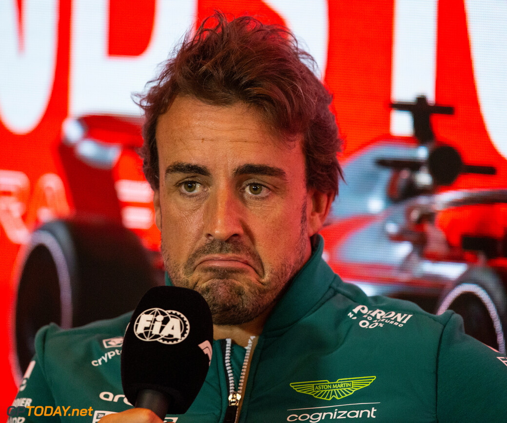 Alonso ziet kansen "Enige beschikbare wereldkampioen voor 2025